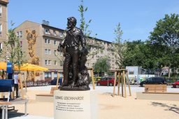 Leichhardt-Denkmal am Standort der alten Lateinschule
