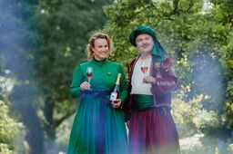 „Fürstin Lucie“ und „Fürst Pückler“ mit Fürst Pückler Grande Cuvée Brut und Fürst-Pückler-Gläsern