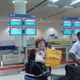 im Dubai-International Flughafen © Gudrun und Wolfgang Bauer im Dubai-International Flughafen