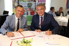 Oberbürgermeister Holger Kelch und der polnische Stadtpräsident Janusz Kubicki