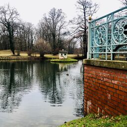 Schwarzer See mit Schwanenhäuschen