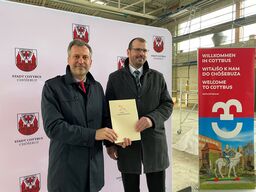 Oberbürgermeister Tobias Schick und Brandenburgs Bildungsstaatssekretär Steffen Freiberg