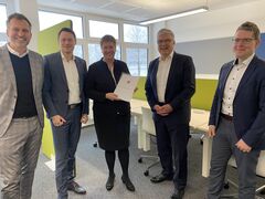 v. l.: OB Tobias Schick, Sebastian Scholl (CTK-Direktor Finanzen und Digitalisierung), Dr. Ulrike Gutheil, Dr. Klaus Freytag, Dr. Steffen Ortmann