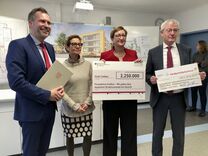 v. l.: Oberbürgermeister Tobias Schick, Bürgermeisterin Marietta Tzschoppe, Bundesbauministerin Klara Geywitz und Brandenburgs Infrastrukturminister Guido Beermann