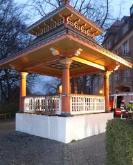 Brandspuren am Teehäuschen