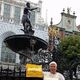Vor dem Neptunbrunnen in Danzig © Cristina Herold Vor dem Neptunbrunnen in Danzig