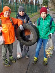Cottbuser Schüler haben beim Frühjahrsputz 2022 kräftig mit angepackt