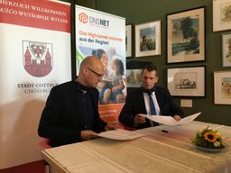 OB Holger Kelch und Colin Alexander Rauer vom Unternehmen DNSNET