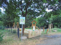 Spielplatz im Ortskern von Groß Gaglow