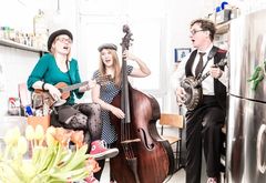 Die "red chucks" spielen Swing.