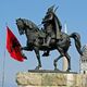 Das Skanderbergdenkmal in Tirana, Albanien