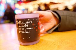 Ein Weihnachtsmarkt-Glühwein in Cottbus (Foto: Andreas Franke)