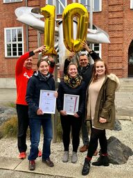 v. .l.: Ralf Paulo, Frances Herrmann, Janne Sophie Engeleiter, Holger Kelch und Meike Rademacher (Podcast Moderatorin)