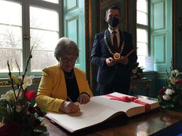 Eintragung in das Goldene Buch 